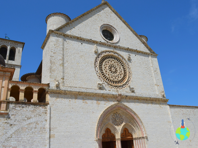 Assisi - Intrarea în Biserica Superioară