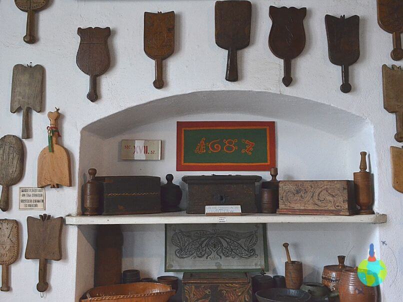 Obiecte sculptate din Muzeul Haszmann Pál