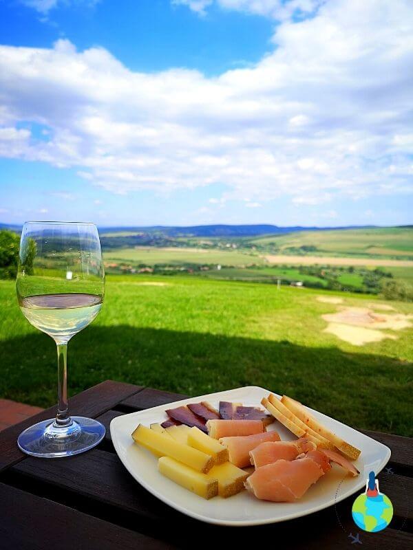 Chardonnay și platou de brânzeturi - Villa Vinea