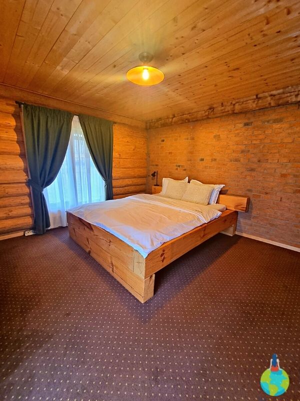 King's Rock Cabin - Dormitorul de la parter