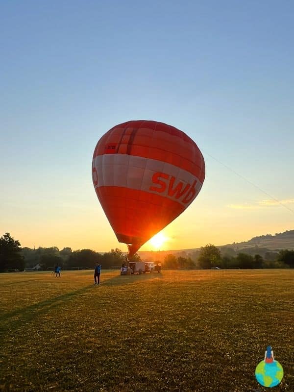 Zborul cu balonul la răsărit în comuna Forțeni - Harghita